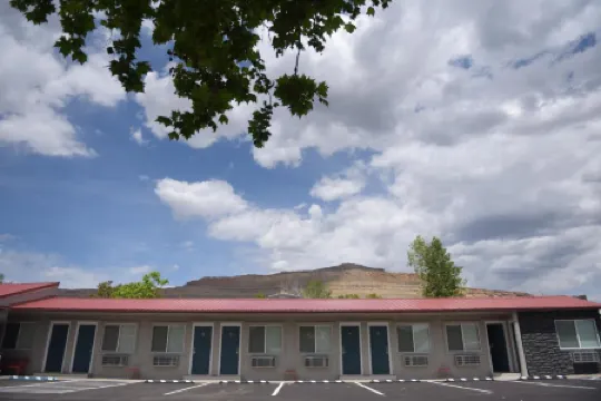 Spoke and Vine Motel