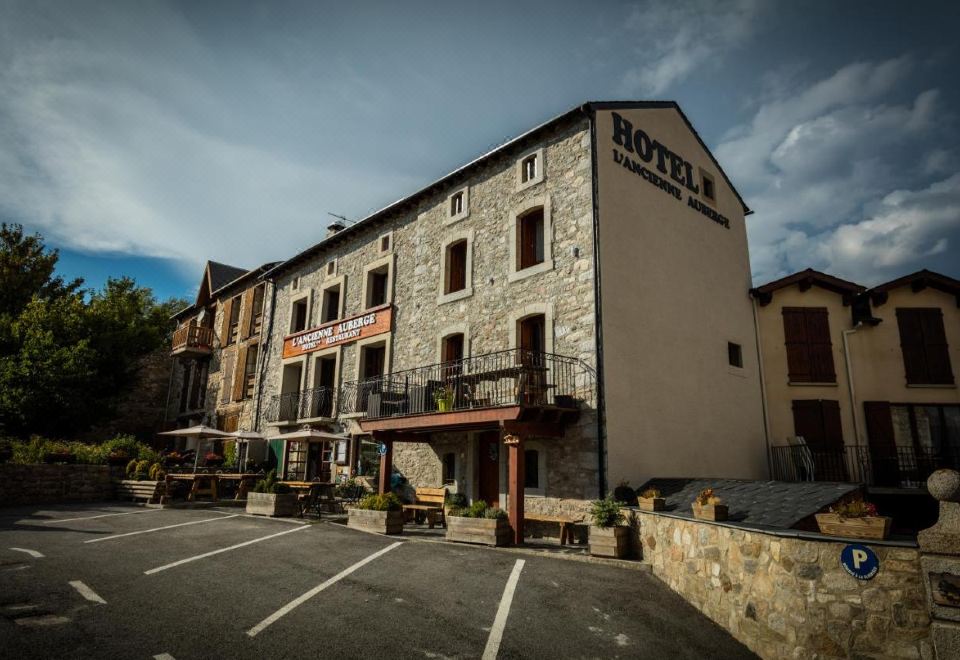 hotel overview picture
