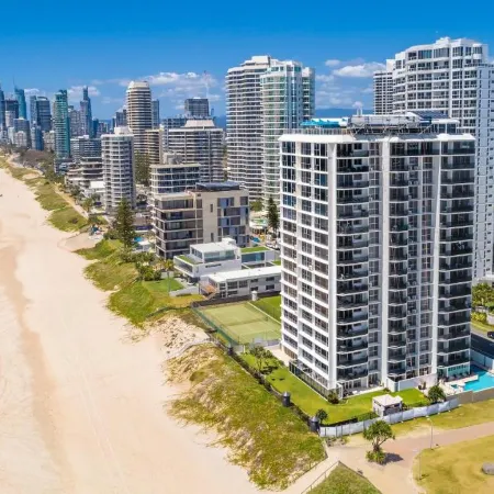 Golden Sands on the Beach - Absolute Beachfront Apartments