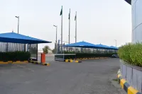Canary Beach Hotel - parking