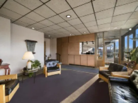 Gateway Inn Hotels in Merrick