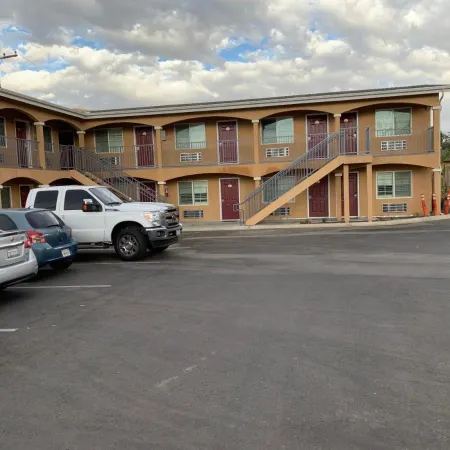 Desert Inn Motel