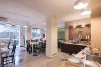 Hotel Akropol - فطور