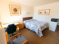 Clarkson Village Motel, 1815 Lakeshore Rd West Mississauga Отели рядом с достопримечательностью «Шеридан»