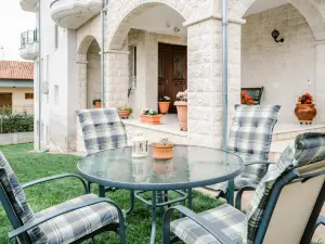 Veria Panorama Luxury Suite with Garden.
