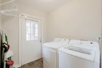 Mins to USC Hospital Zoo Columbia Duet-Unit B Hotels in Cayce