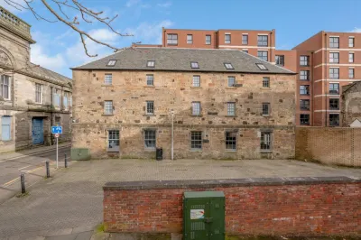312 Reids Corner - by StayDunfermline Hotels in der Nähe von Abbot House Heritage Centre