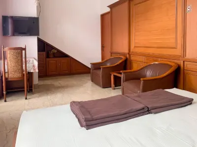 Cozy Homestay Syariah Mitra RedDoorz Bandung Hotel di Sukajadi