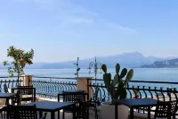 La Vista Postcard Hotel