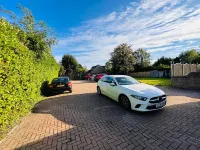 Acorn Lodge Hotel Gatwick & Parking - parking