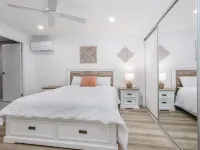 The Laneway Villas by Burleigh Letting Company - Homestays