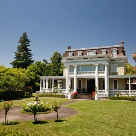 Churchill Manor