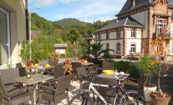 Logis Hôtel - Restaurant Aux Bruyères