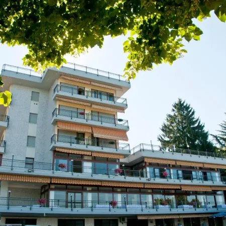 Hotel Europa Отели в г. Испра