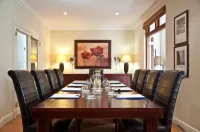 Fernwood Manor Boutique Guest House Hotels in Claremont
