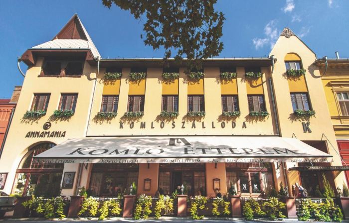 Komló Hotel