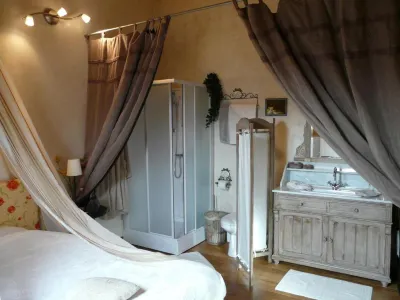 B&B Aux Gaietés de la Sabotière Hotel a 