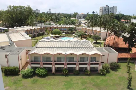 Hôtel Elaïs Отели рядом с Аэропорт Пуэнт-Нуар Агостино Нето