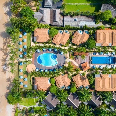 Khaolak Bayfront Resort Отели рядом с достопримечательностью «Мемориал Цунами»
