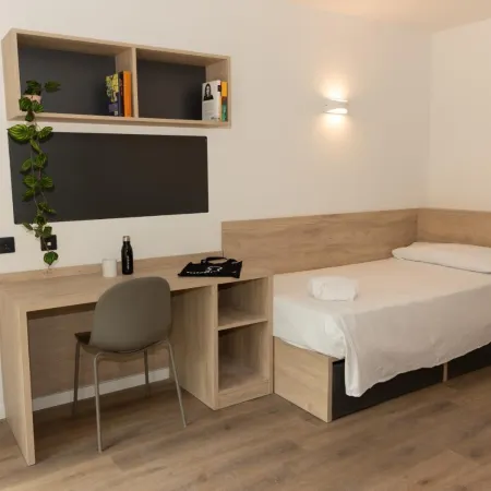 Micampus Burjassot Parque Student Residence Отели рядом с достопримечательностью «Спортивный комплекс имени Луиса Пуча»