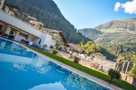 Lechquell Hotel Post Отели в г. Гемайнде Штег