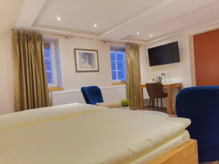 Hotel Zur Stadt Cassel Отели в г. Швальм-Эдер