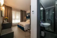 Golden Hotel Hotels in Naples
