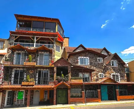 Hotel & Suites Cerro Roj0 Отели в г. Cuetzalan del Progreso