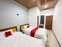 RedDoorz at Rose House Simpang Pemda Medan Selayan Hotels near Mawar Bakery And Swalayan