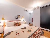 V-Collection Solferino Hotel berhampiran Lanza