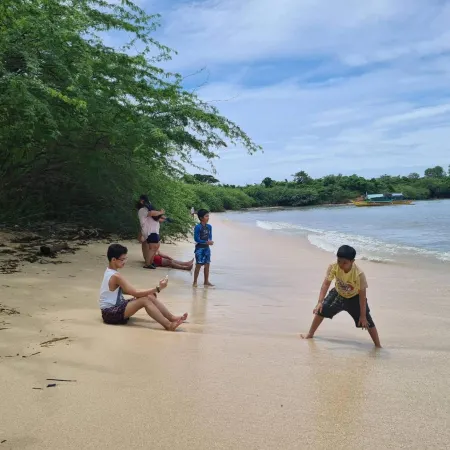 Calatagan's Bahay Kubo - with Beach Access