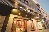 Hotel Alles Blau - parking