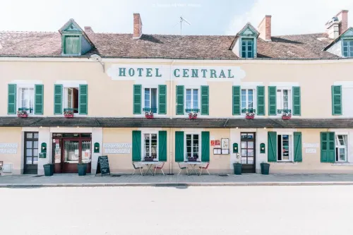Hotel le Central Hotels in Préveranges