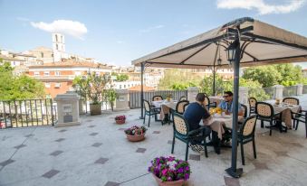 Hotel Iris