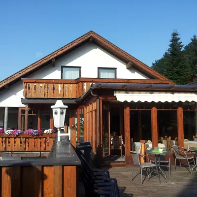 Pension "Dorfkrug" Hotels near Bremberglift