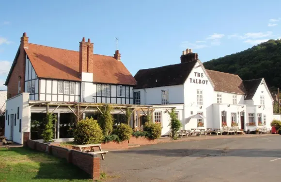 奈威克塔波特飯店