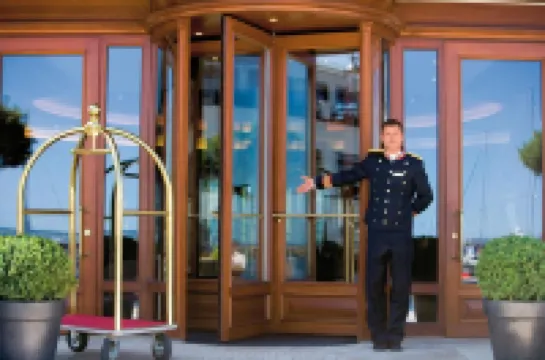 ヨットハフェンレジデンス ホーヘ ドゥーネ ホテル