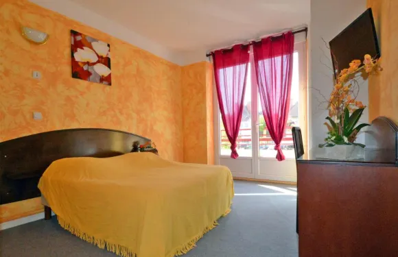 勒聖沃勒斯酒店