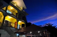 Treasure Cove Hotel & Restaurant