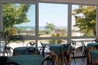 Hotel River Fronte Mare Con Piscina