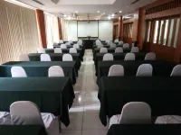 Auychai Grand Hotel Hotels in Thung Tako
