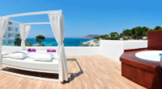 Fergus Style Cala Blanca Suites