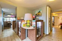 Logis Hotel de La Poste Hotel a Murat-le-Quaire