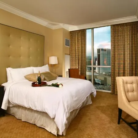 Luxury Suites International at the Signature