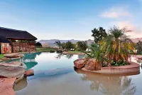 Montusi Mountain Lodge - Pool