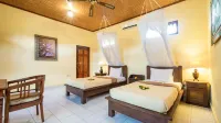 Cafe Wayan Cottages Senggigi Hotel di Senggigi