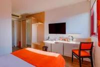 Hôtel de l'Isle - l'Isle d'Abeau Hotels in Crémieu