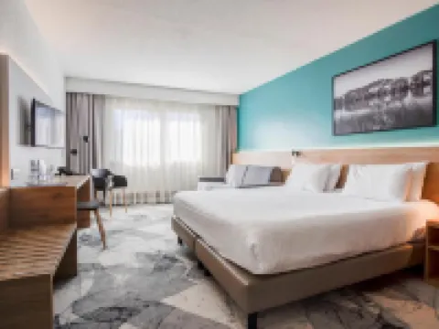 Hotel des Congrès โรงแรมในจังหวัดโรน