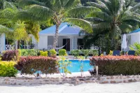 OPOA BEACH HOTEL - مسبح
