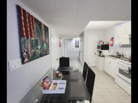 Staycation Studio Apartment, Private Kitchen , Washroom, Micro Gym & Free Onsite Parking